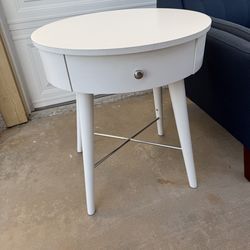 Cute Midcentury Modern Accent Table