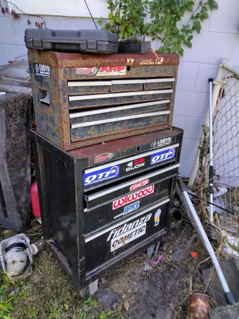 Tool Boxes For Sale In Pine Hills $75 For Both Or $60 For The Bottom And 40 For The Top