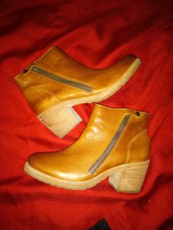 Johnston & Murphy Womens Leather Boots