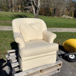 Thomasville Swivel Chair