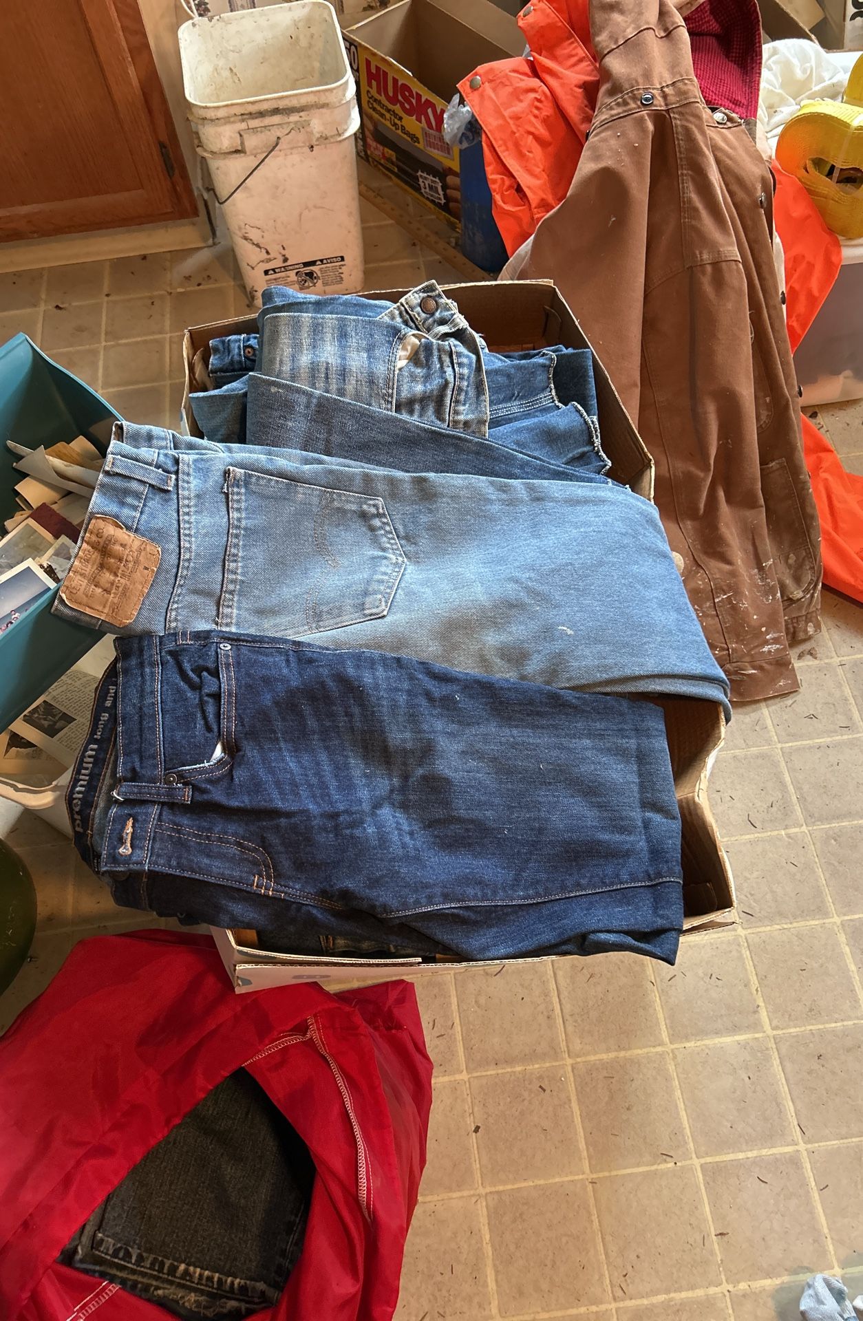 Assorted women’s jeans about a dozen pair of Levi’s and about 10 pairs of other women’s jeans in mint condition I’ve had them packed away and noww I’m