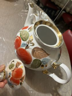 Retro Looking Tea Pot Russian Style