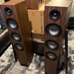 Jamo studio 5.1 surround speakers and subwoofer Like Klipsch Kef Sony