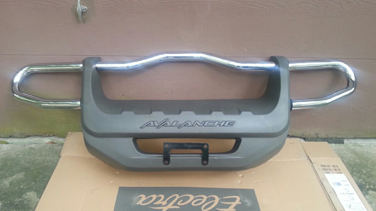 03-06 Factory OEM Chevy Avalanche Brush / Grille Guard