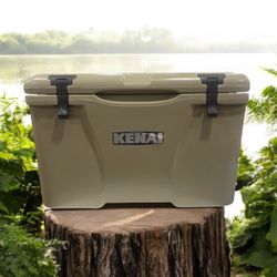 Grizzly Kenai 25QT Hard Side Cooler  - Tan