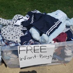 Free Infant-toddler Clothes Bassinet Toys