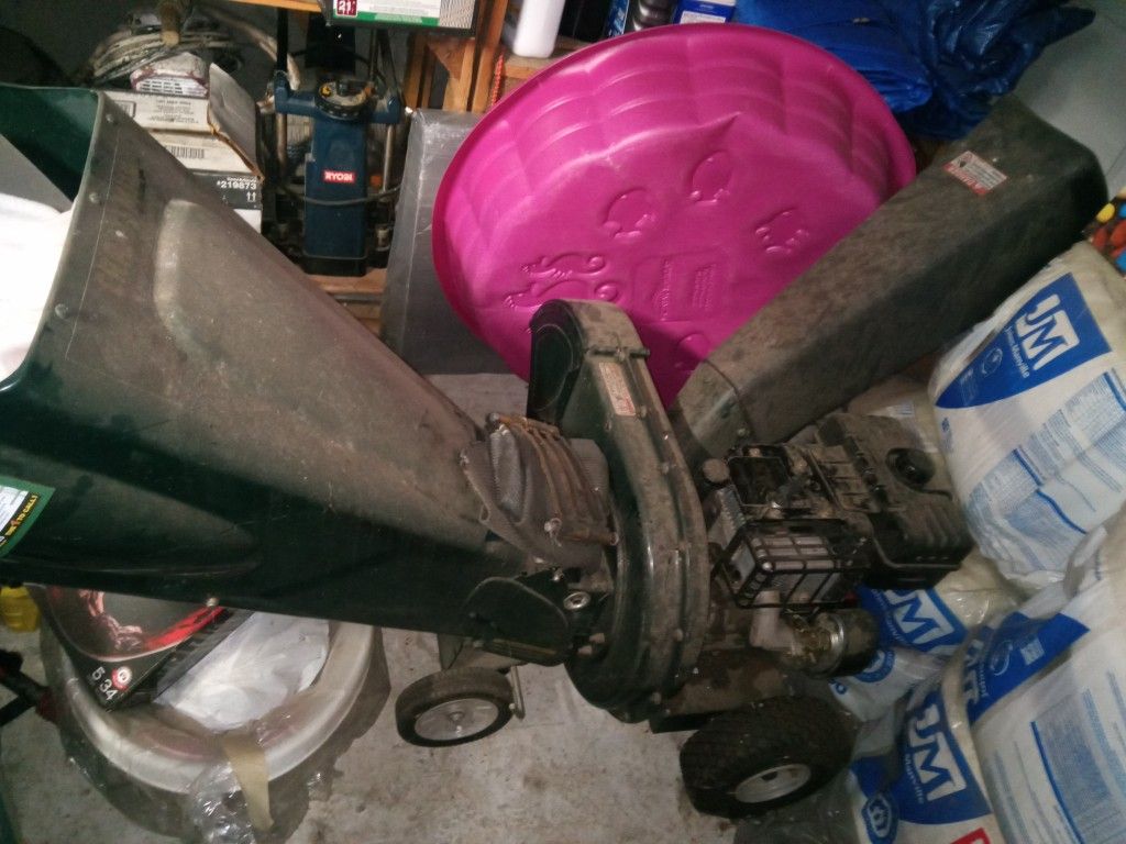 Craftsman 8.5HP Shredder and Mulching machine.