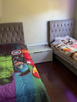 Kids bed, mattress, blankets