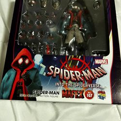 MAFEX Spider-man INTO THE SPIDERVERSE Miles Morales 