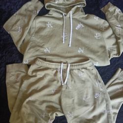 Nike Suit 