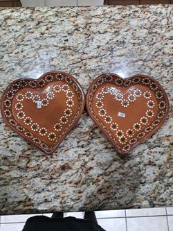 2 Clay Plates