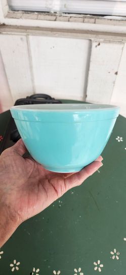Vintage Turquoise Pyrex Mixing Bowl