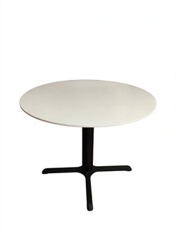 Free White Round Pedestal Dining Table