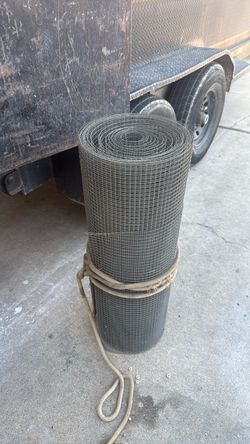 Screen wire roll