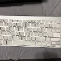Apple Bluetooth Magic Keyboard 