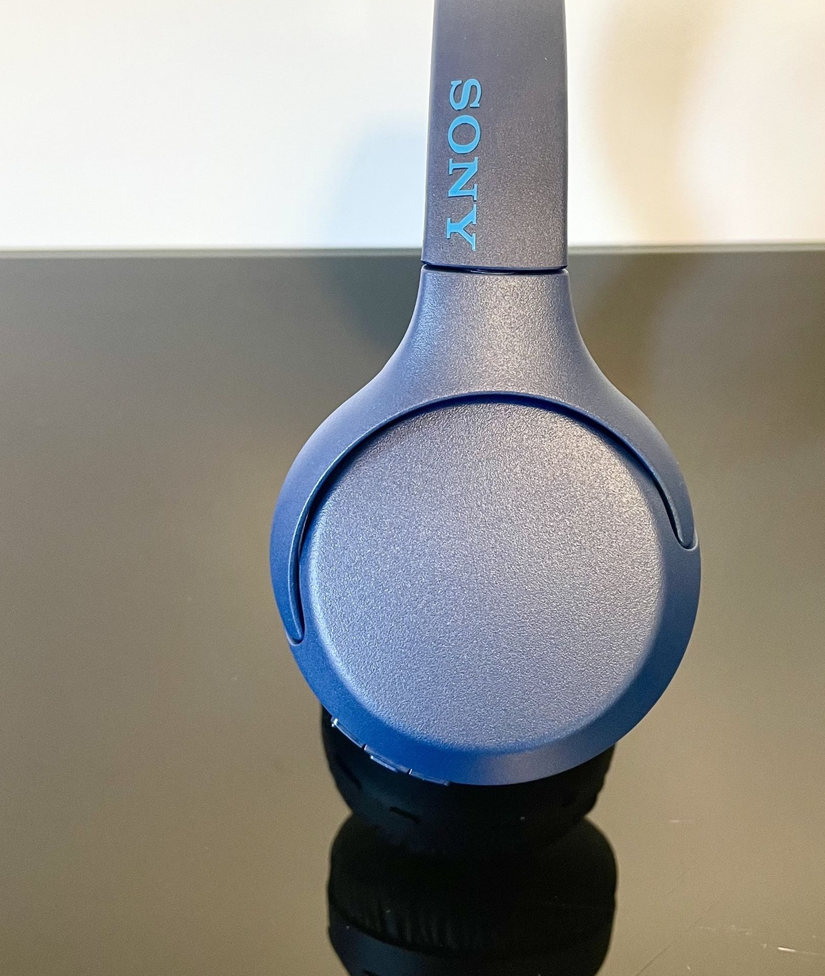 Sony WHXB700 Wireless