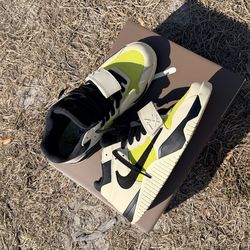 Travis Scott Jumpman Jacks - Bright Cactus - Size 11