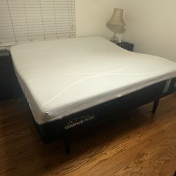 King Tempur-Pedic ProBreeze Medium + Ergo Smart Adjustable Base 