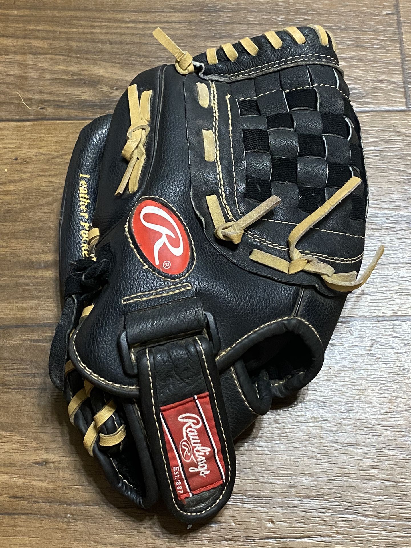 Rawlings youth basketball glove. size 11”, LHT