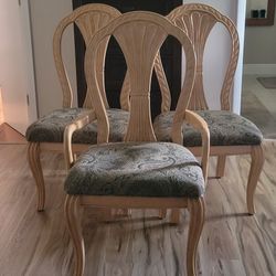 Set Of 6 Chairs. 2 With Arm Rests. 