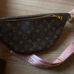 Louis Vitton, Size Medium, Pink Band 