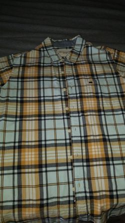 OBEY button up