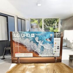 HD298 70” LG smart 4k led Uhd tv floor model 