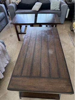 Rustic Coffee Table Set with 2 Matching End Tables – Excellent Condition