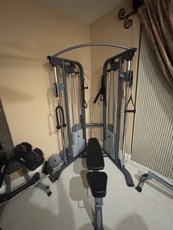 Complete Home Gym with several pieces