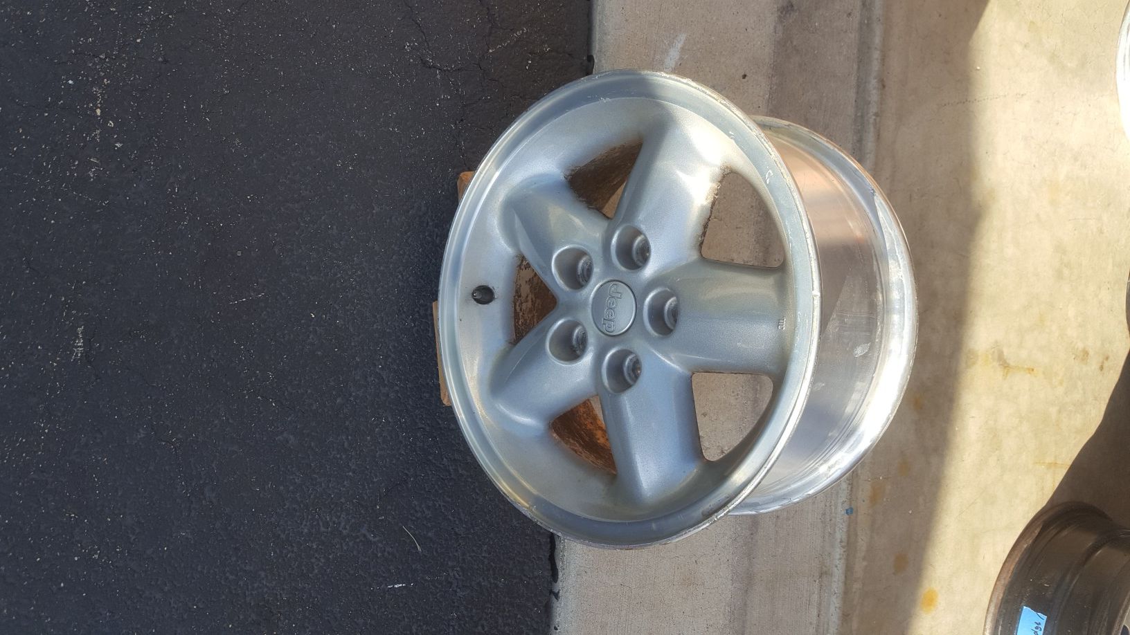 15" by 7" aluminum wheel on a 4.5" bolt circle.