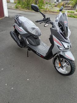 200 cc NEW SCOOTER 0 MILES