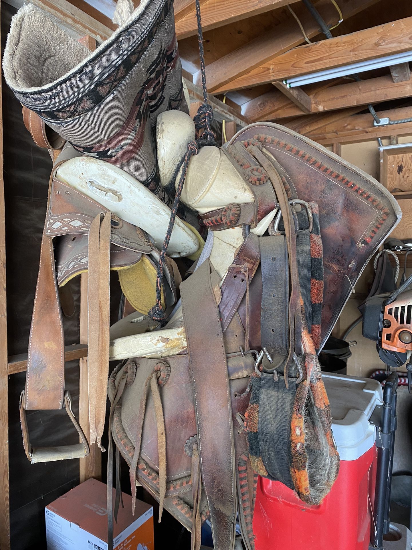Horse Saddles PRICE IN DESCRIPTION