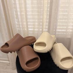 Yeezy Slide 