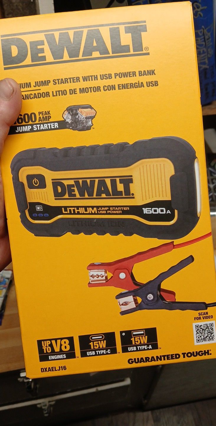 Brand New 1600 Amp Dewalt Jump Pak