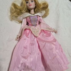 Vintage 2001 Disney Princess Aurora Sleeping Beauty 16” Porcelain Keepsake Doll