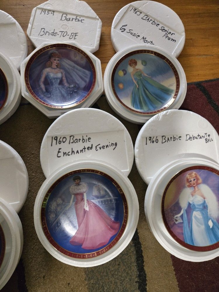 Nwe Barbie Collector Plates