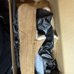 Men’s Size 13 UGG Slippers