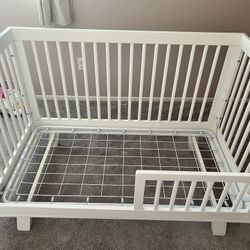 Baby Crib With Mattress 