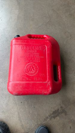 Blitz 5 Gallon Red Plastic Gas Can