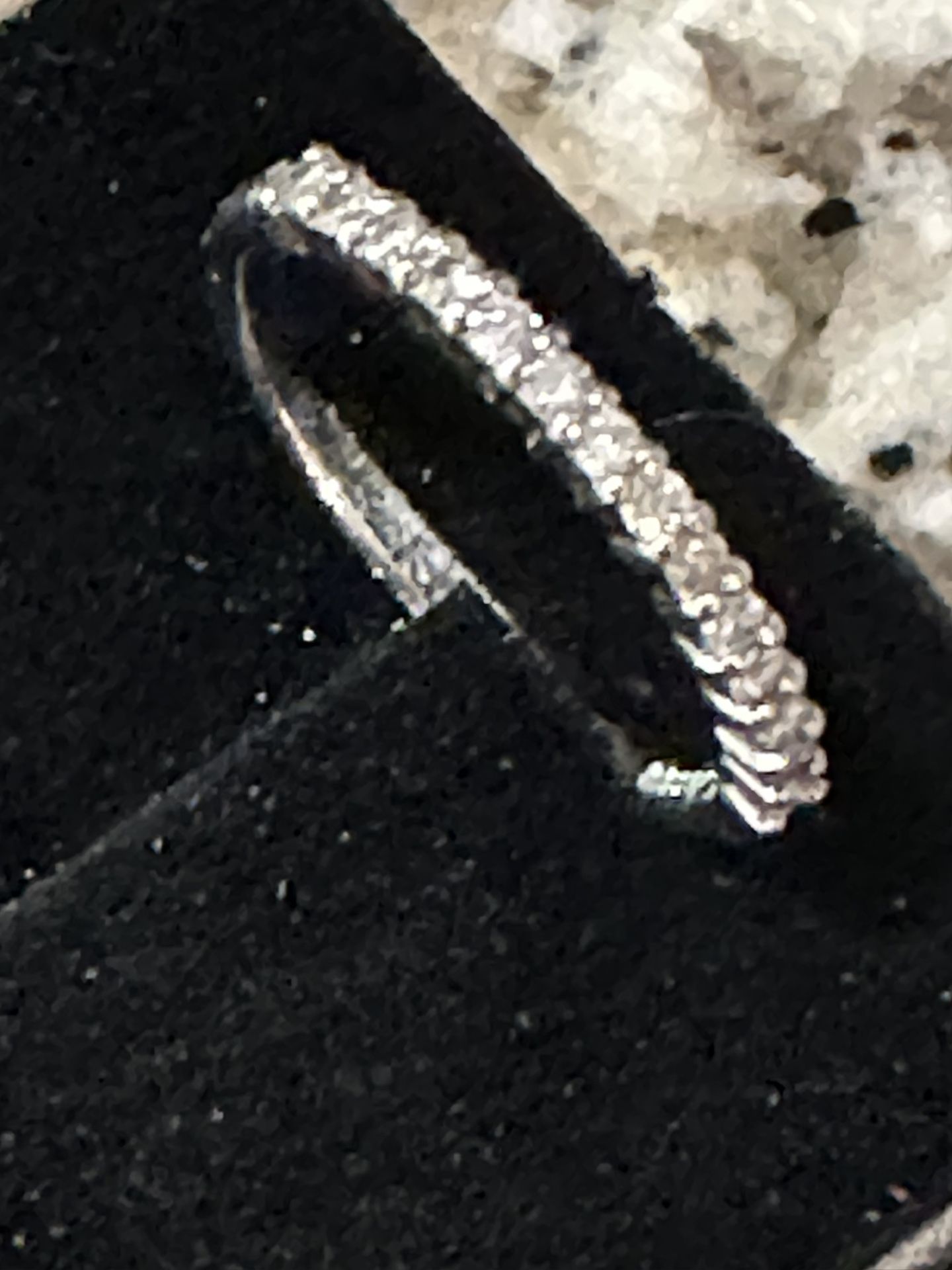 PLATINUM RING W NATURAL DIAMONDS
