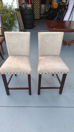 Bar stool/high top table chairs