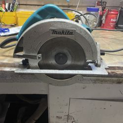 Makita Electric Saw 15A 