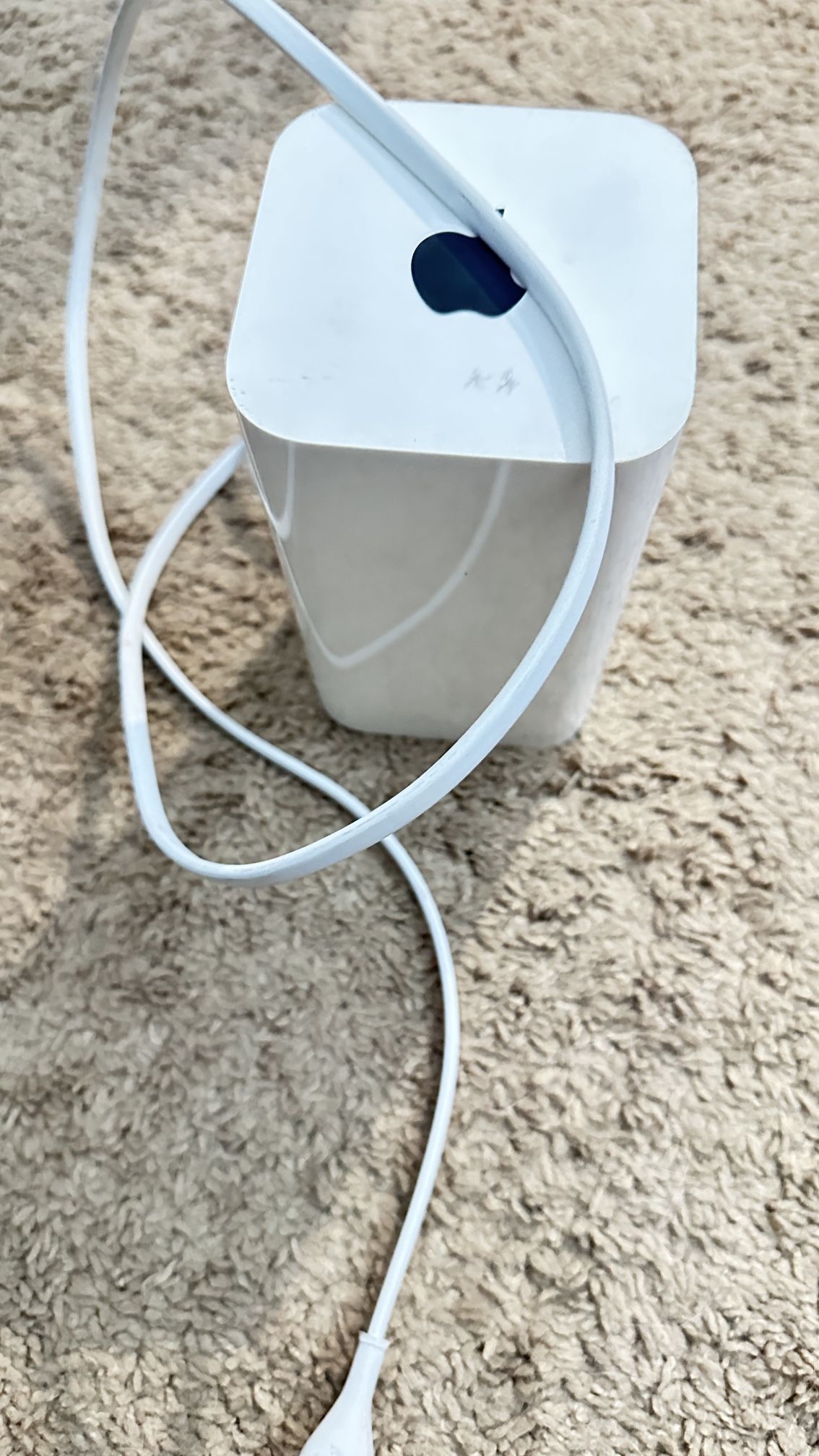 Apple AirPort Extreme Base station router