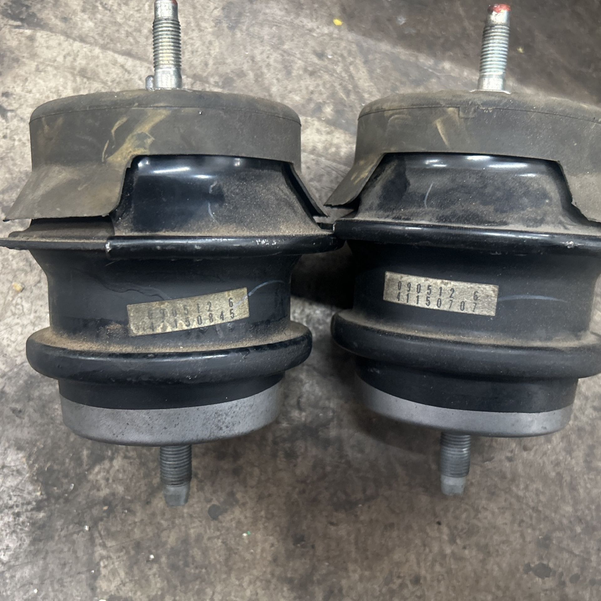 Nissan 350/370z Oem Motor Mounts