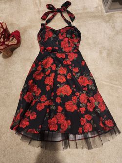 Hot Topic Rockabilly Red Roses Size Medium With Pockets Only Wear Once