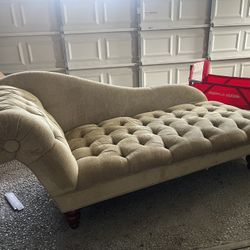 Couch Excellent Condition 