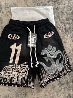 HELL STAR SHORTS🩳(MEDIUM)