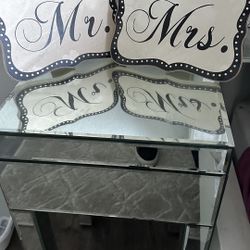 Mr & Mrs Sign 