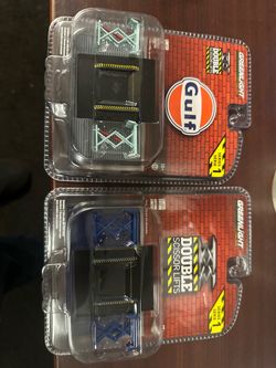 Greenlight 1/64 Scissor Lifts