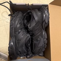 Balenciaga track runner